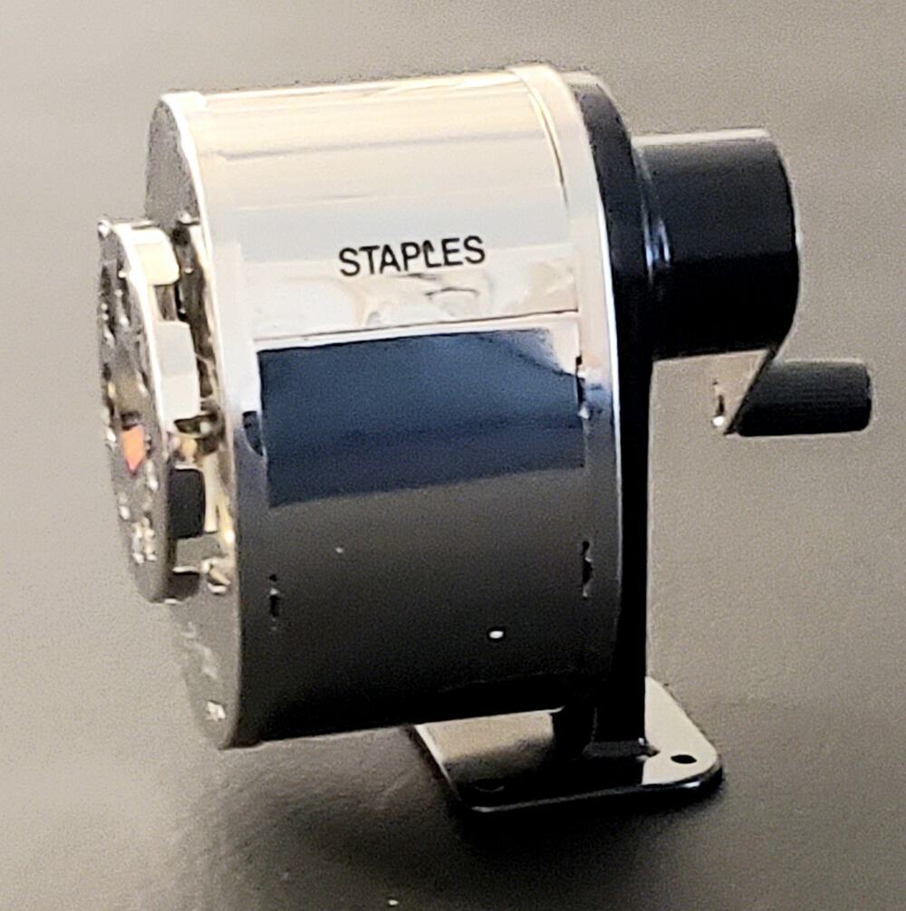 Staples Manual Pencil Sharpener 8 Hole Mountable Heavy Use Steel Blades NWOB